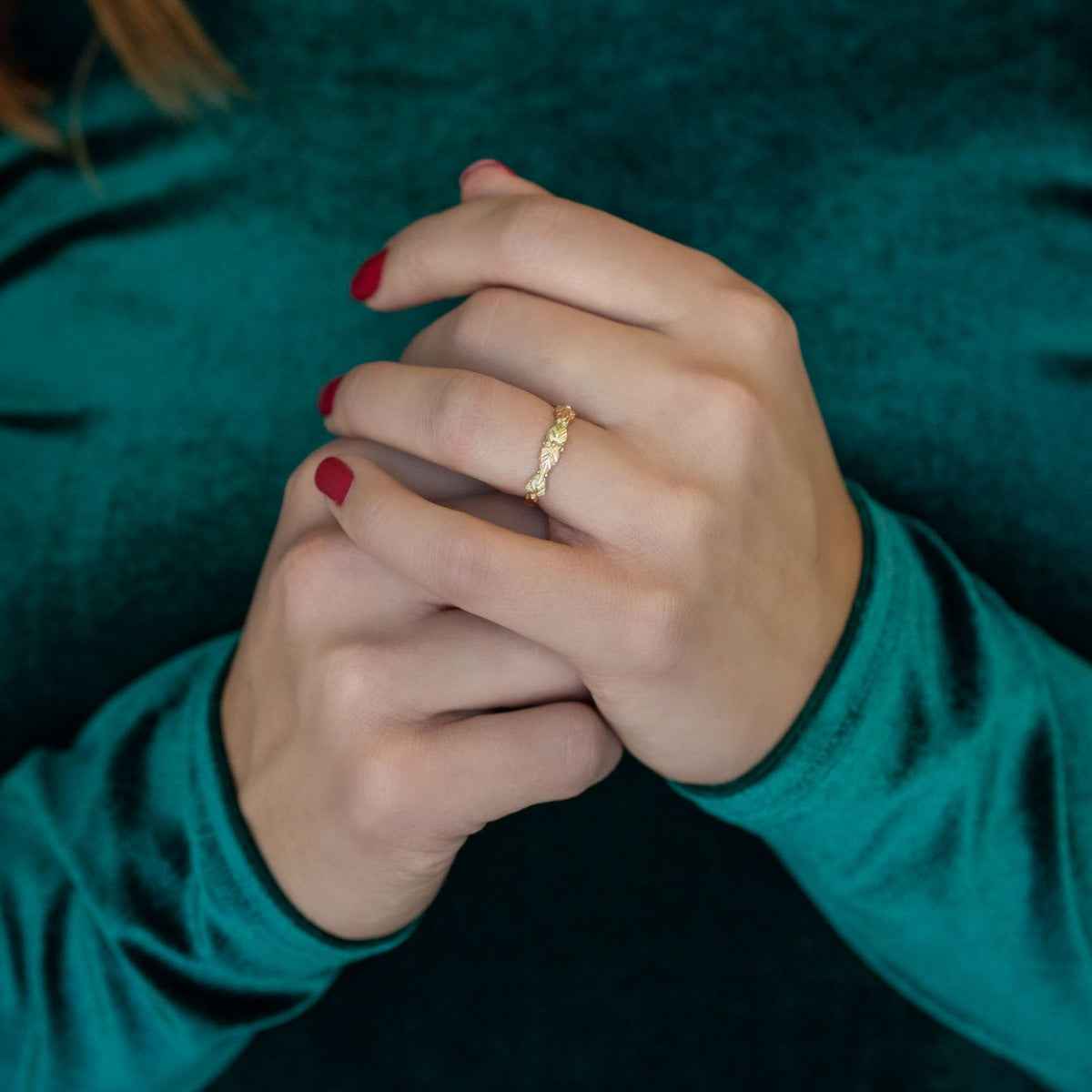 Black Hills Gold Four Leaf Milgrain Ring in 10K Yellow Gold close-up detail