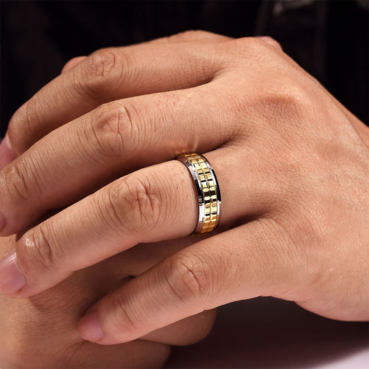 Gabriel & Co. Axel Men's 7mm Square Inlay Wedding Ring in 14K Yellow & White Gold close-up detail