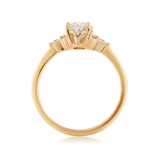 Noventa 1-1/10 ct. tw. Oval Diamond Engagement Ring in 14K Yellow Gold close-up detail