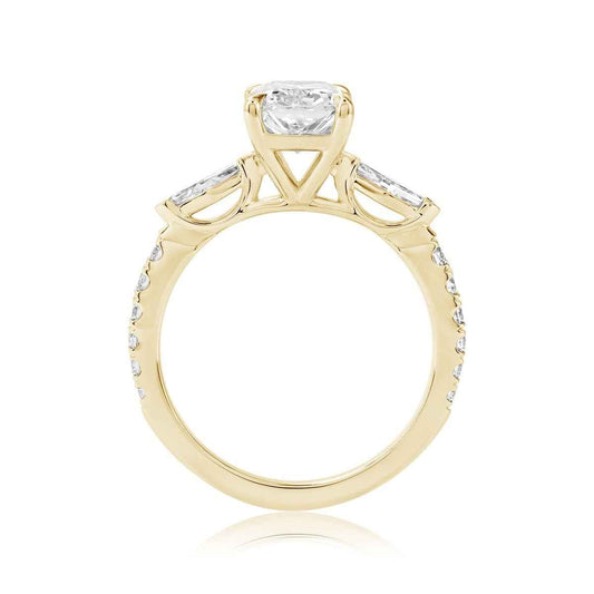 Adamante 2-1/2 ct. tw. Lab-Grown Radiant Cut Diamond Engagement Ring in 14K Yellow Gold close-up detail