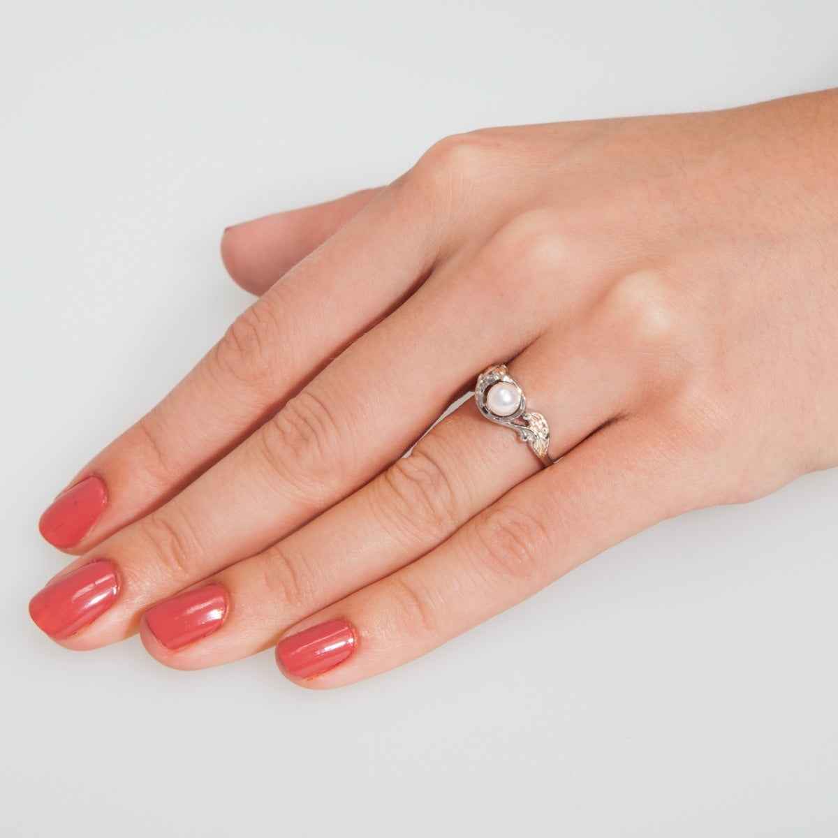 Black Hills Gold Cultured Freshwater Pearl Vine & Leaf Ring in Sterling Silver front view