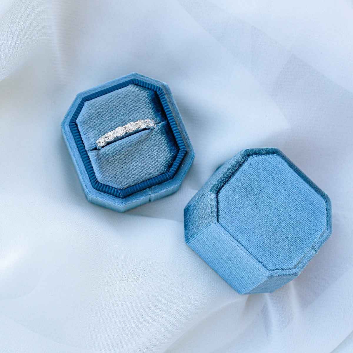 Adamante 1 ct. tw. Lab-Grown Oval 7-Stone Diamond Anniversary Band in 14K White Gold close-up detail