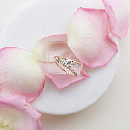 Natural 1-1/2 ct. tw. Round Brilliant Diamond Wedding Set in 14K Yellow Gold angled view