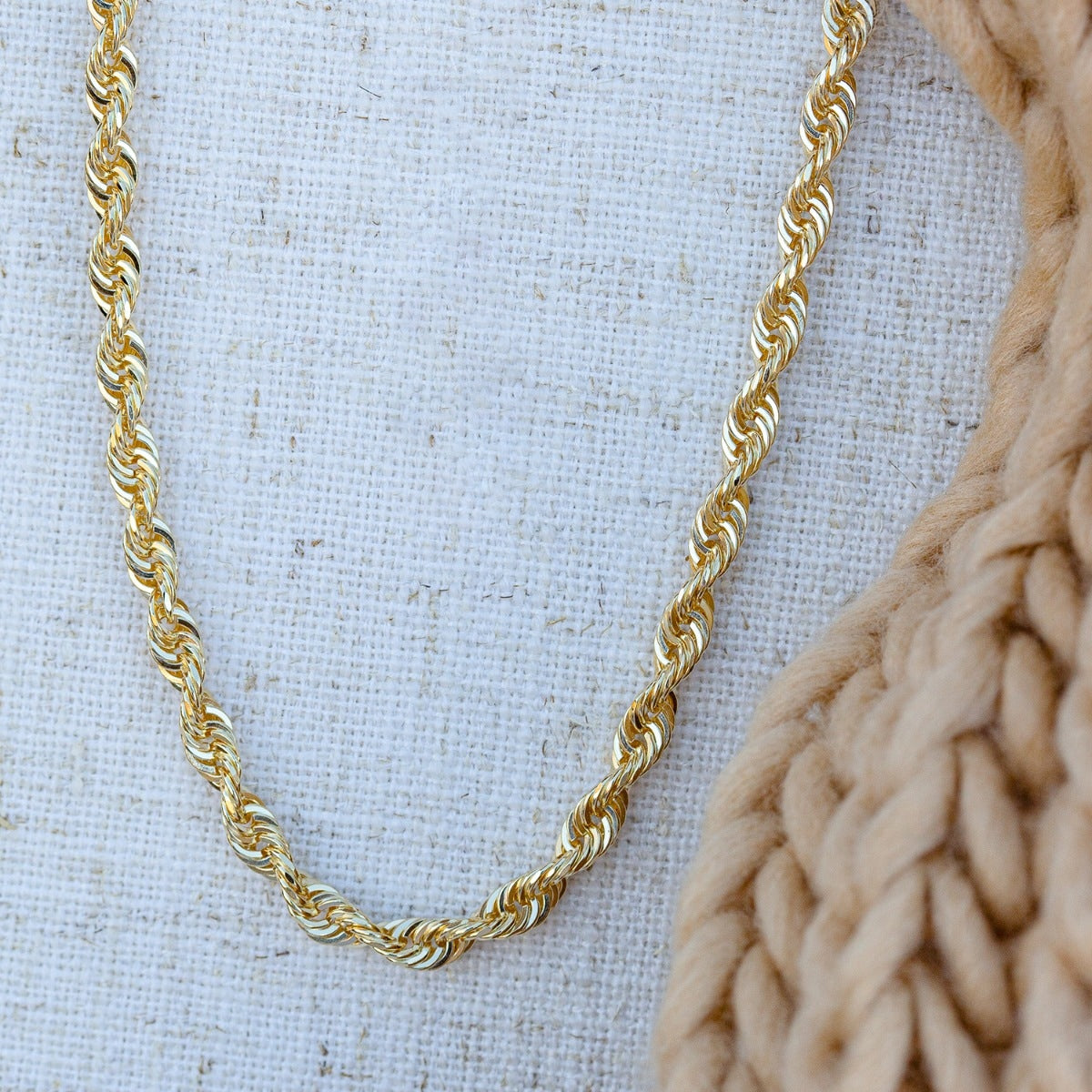 4.9mm 24-inch Solid Diamond Cut Rope Chain in 14K Yellow Gold close-up detail