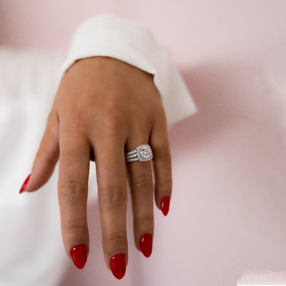 Adamante 2 ct. tw. Lab-Grown Round Brilliant Diamond Halo Engagement Ring in 14K White Gold close-up detail