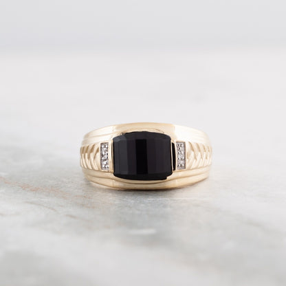 Men's Created Barrel Cut Onyx & Diamond Accent Braided Ring in 10K Yellow Gold close-up detail