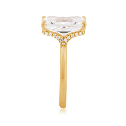 Adamante 5-5/8 ct. tw. Lab-Grown Radiant Cut Diamond Hidden Halo Engagement Ring in 14K Yellow Gold close-up detail