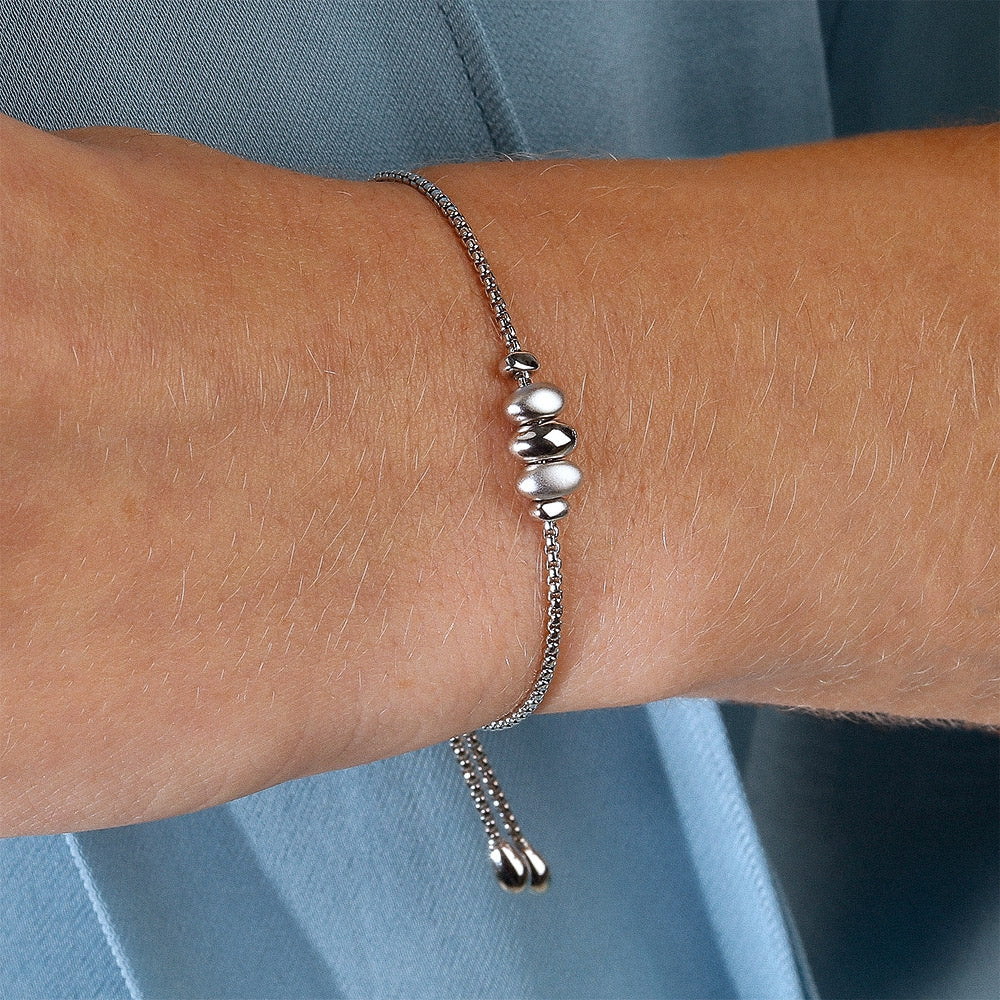 Kit Heath Polished & Sandblast Finish Bead Bolo Bracelet in Sterling Silver close-up detail