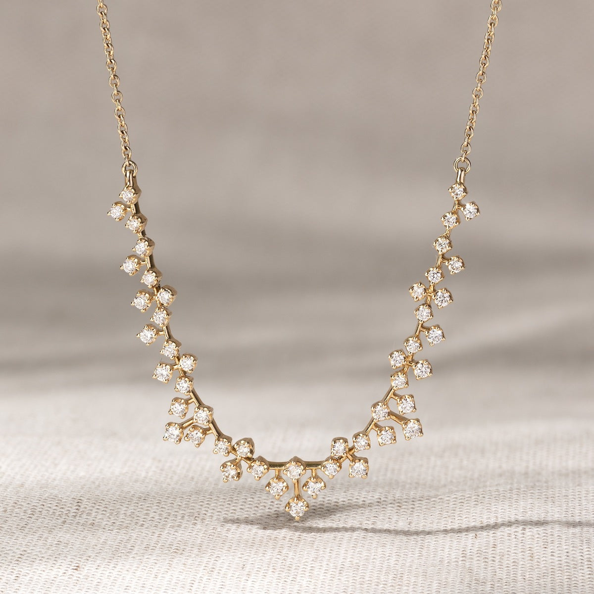 1 ct. tw. Diamond Staggered Necklace in 14K Yellow Gold close-up detail