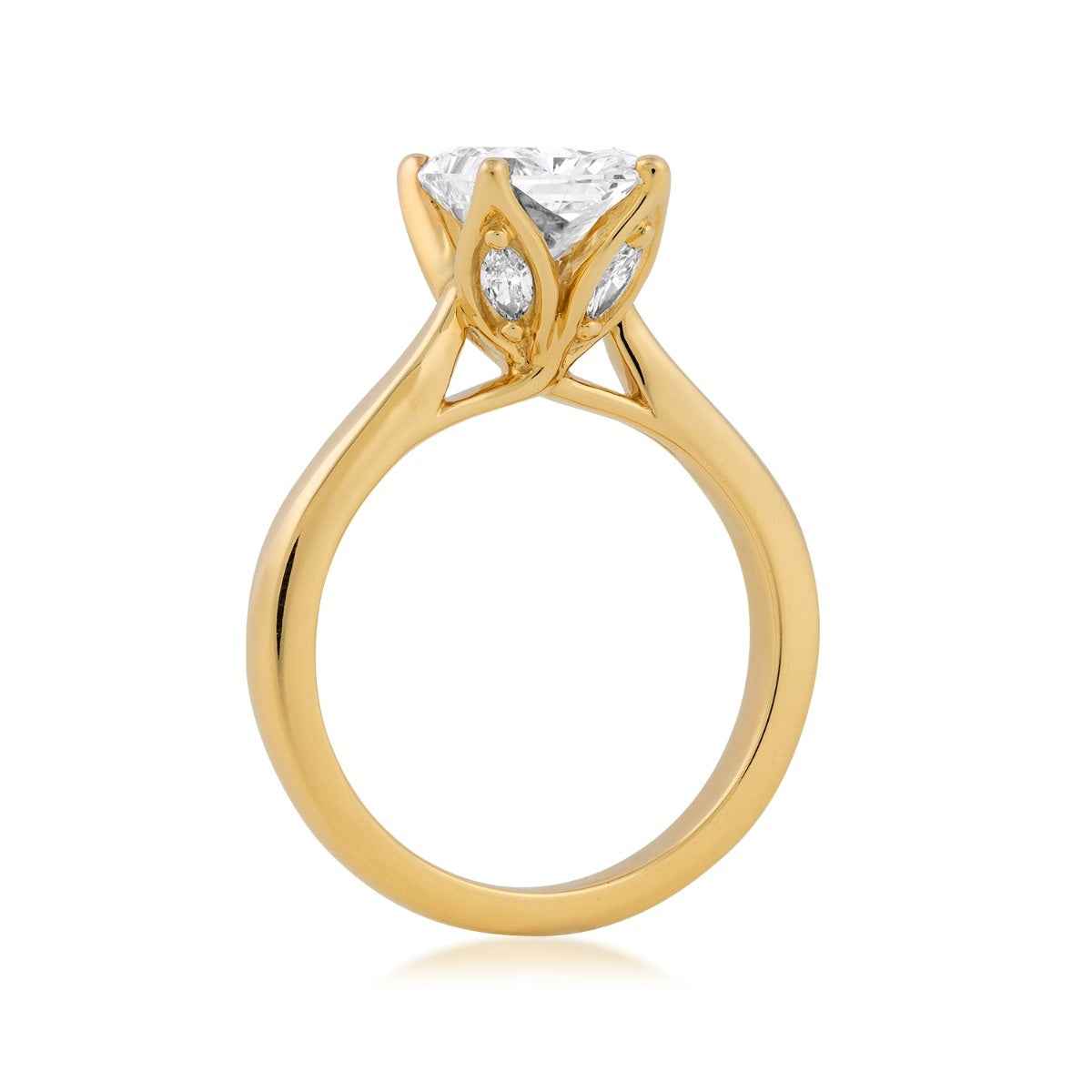 Adamante 2-3/4 ct. tw. Lab-Grown Radiant Cut Diamond Engagement Ring in 14K Yellow Gold close-up detail