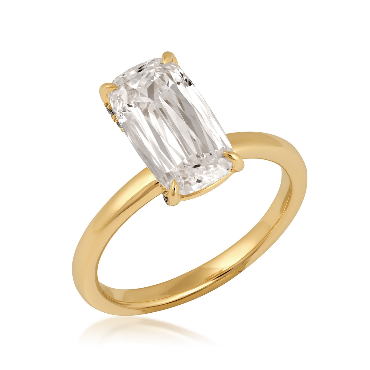 Engagement Ring in 18K Yellow Gold
18K yellow gold Above Love 3-1/8 ct. tw. lab-grown elongated cushion diamond engagement ring