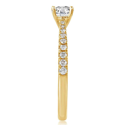 Timeless Collection 1/2 ct. Roun Brilliant Engagement Ring with 1/4 ct. Diamond Band in 14K Yellow Gold close-up detail