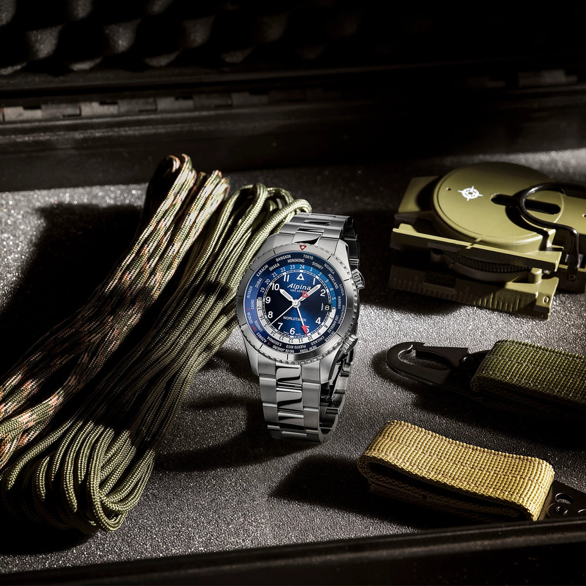 Alpina Men's Startimer Pilot Quartz Worldtimer Stainless Steel Watch with Blue Dial side profile