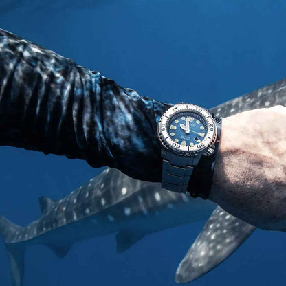 Citizen Men's Promaster Dive Eco-Drive Stainless Steel watch with Blue Dial close-up detail
