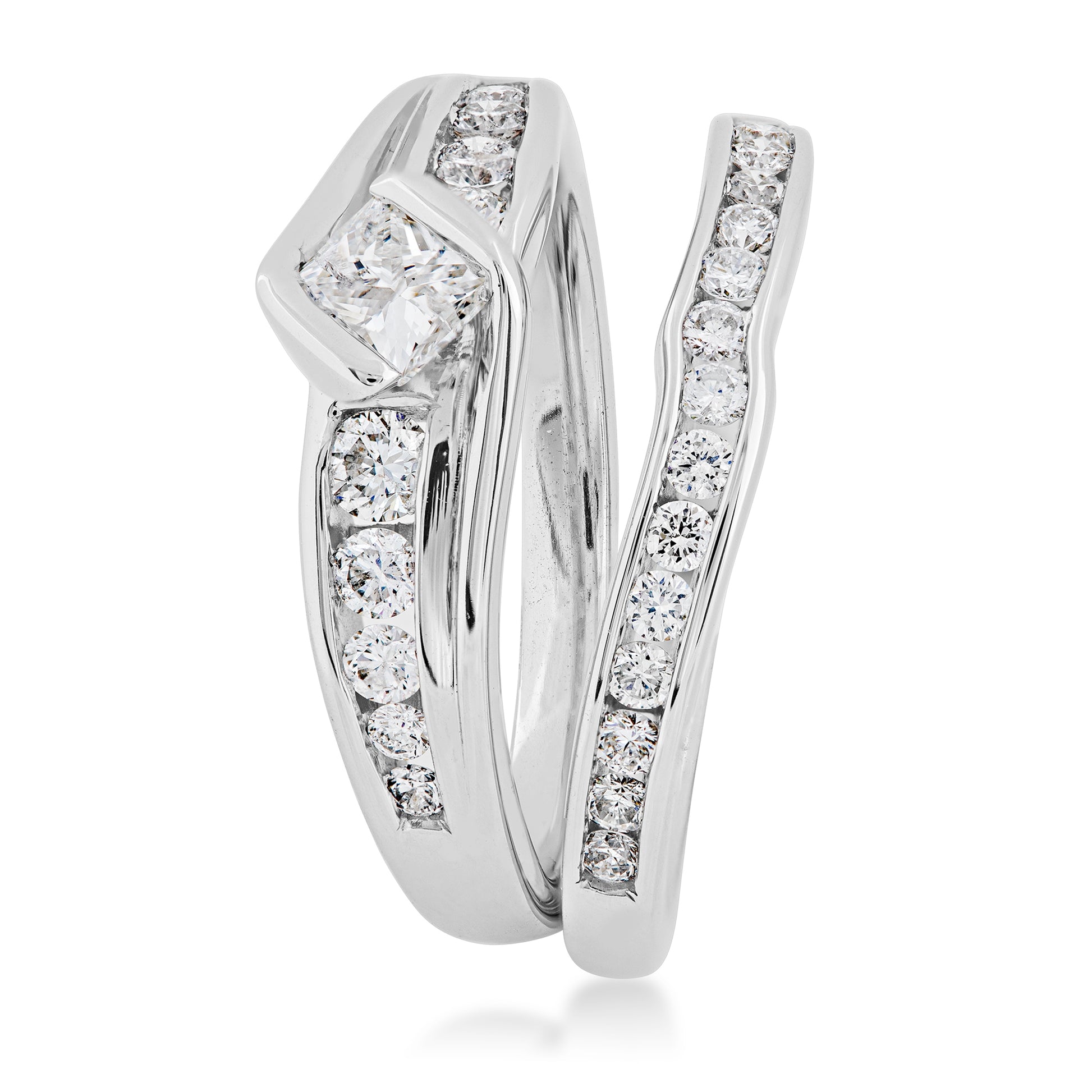 Natural 1 ct. tw. Princess Cut Wedding Set in 10K White Gold close-up detail