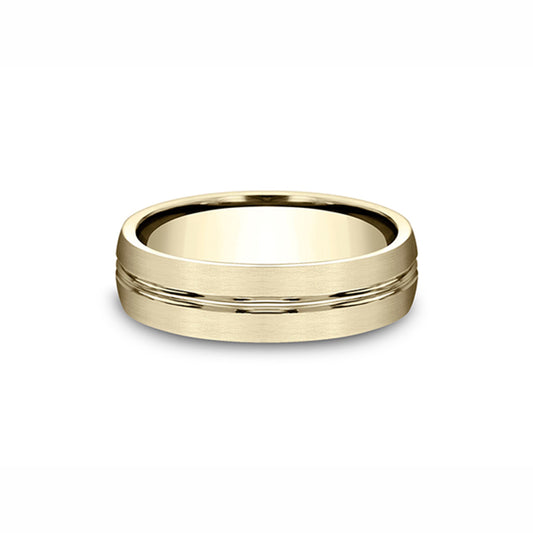 Benchmark Men's Satin Center Comfort-Fit Wedding Band in 10K Yellow Gold close-up detail