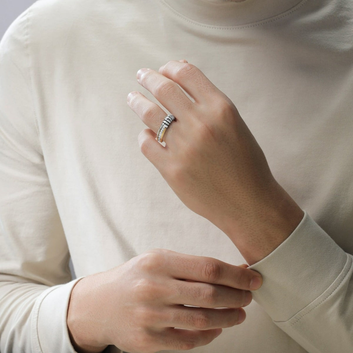 Star Wars A Jedi Mark Men's Diamond Accent Lightsaber Ring in 14K White & Yellow Gold close-up detail