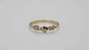 Black Hills Gold Three Leaf Braided Ring in 10K Yellow Gold close-up detail