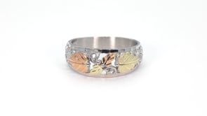 Black Hills Gold Open Grapevine & Leaf Wedding Ring in Sterling Silver close-up detail