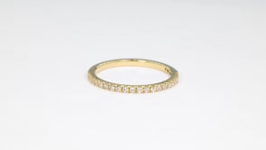 1/4 ct. tw. 20-Stone Diamond Anniversary Band in 14K Yellow Gold close-up detail