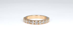 1 ct. tw. Round Brilliant 11-Stone Diamond Band in 14K Yellow Gold close-up detail