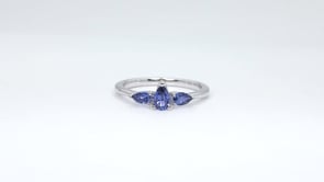 3-Stone Pear Yogo Sapphire Ring in 10K White Gold close-up detail