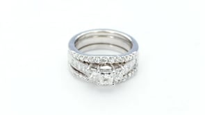 Natural 1-1/2 ct. tw. 3-Stone Princess Cut Diamond Wedding Set in 14K White Gold close-up detail