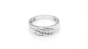 1/4 ct. tw. Men's Diamond Wedding Band in 10K White Gold close-up detail