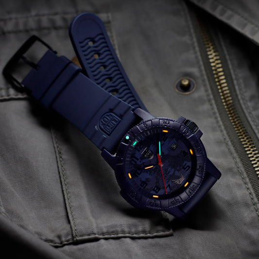 Luminox Men's Volition America Leatherback Sea Turtle Giant Navy Out Fiberglass Watch with Navy Dial & Rubber close-up detail